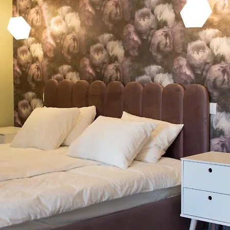Square 6 * Belgrade