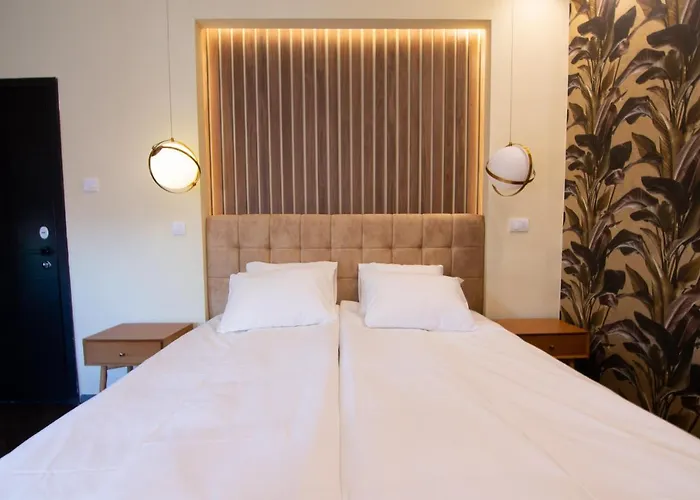 Square 6 Апартаменты